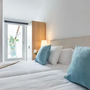 https://apartamentos-cornellalux.top-hotels-tarragona.com